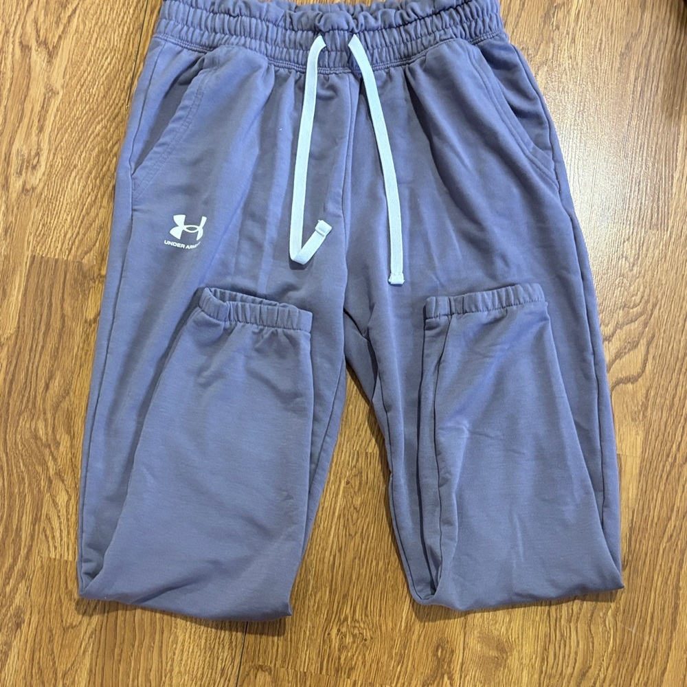 Under Armour Women's Skinny Jogger Pants in Light Purple with White Drawstring